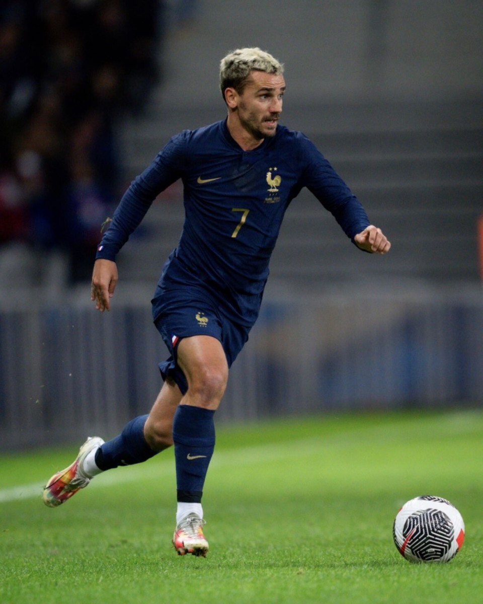 巴萨爆冷巴黎，格列兹曼打破历史纪录