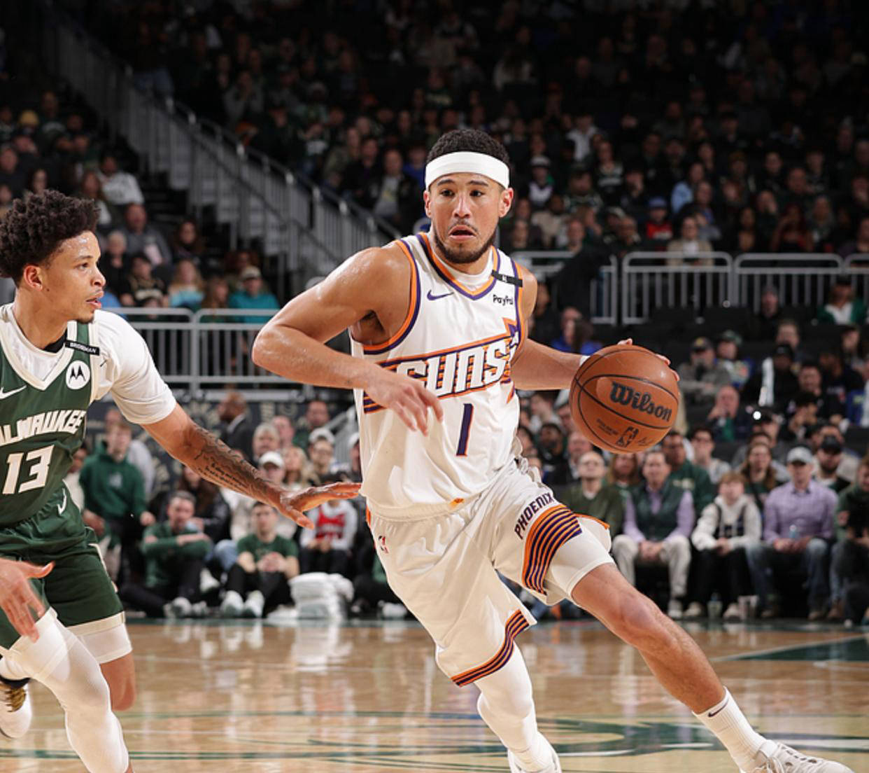 开云体育-雄鹿B队横扫菲律宾男篮，布克一己之力扛起全队的简单介绍