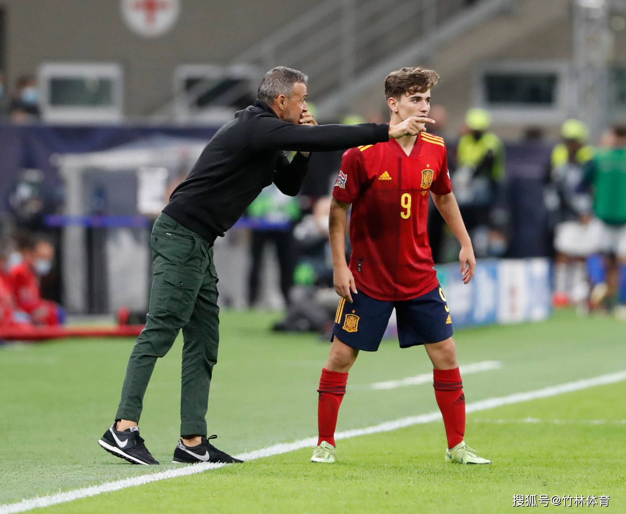 开云体育入口-西班牙碾压丹麦，卡塞米罗惊艳世界