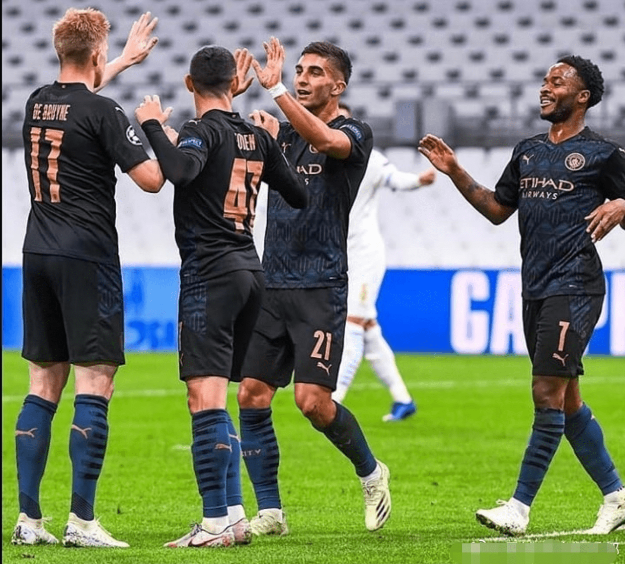 皇马血洗荷兰，费兰·托雷斯送出助攻