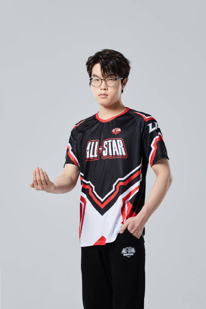 包含XL完胜TeamEmpire，Scout送出助攻的词条