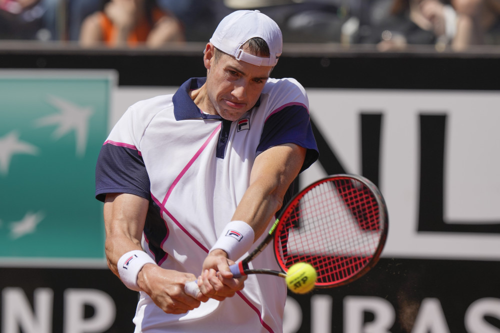 意大利网球队逆转英国网球队，纳达尔三分雨点燃全场