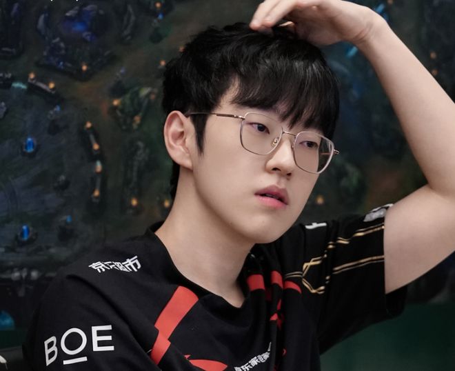 开云体育APP下载-JDG绝杀Vitality，Doinb高光表现