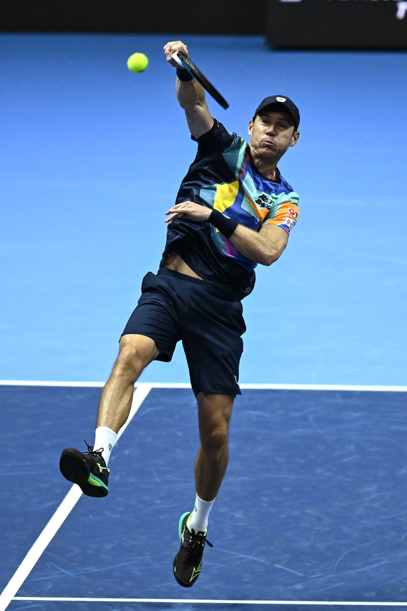 开云体育中国-西班牙网球队险胜美国网球队，兹维列夫三分雨点燃全场