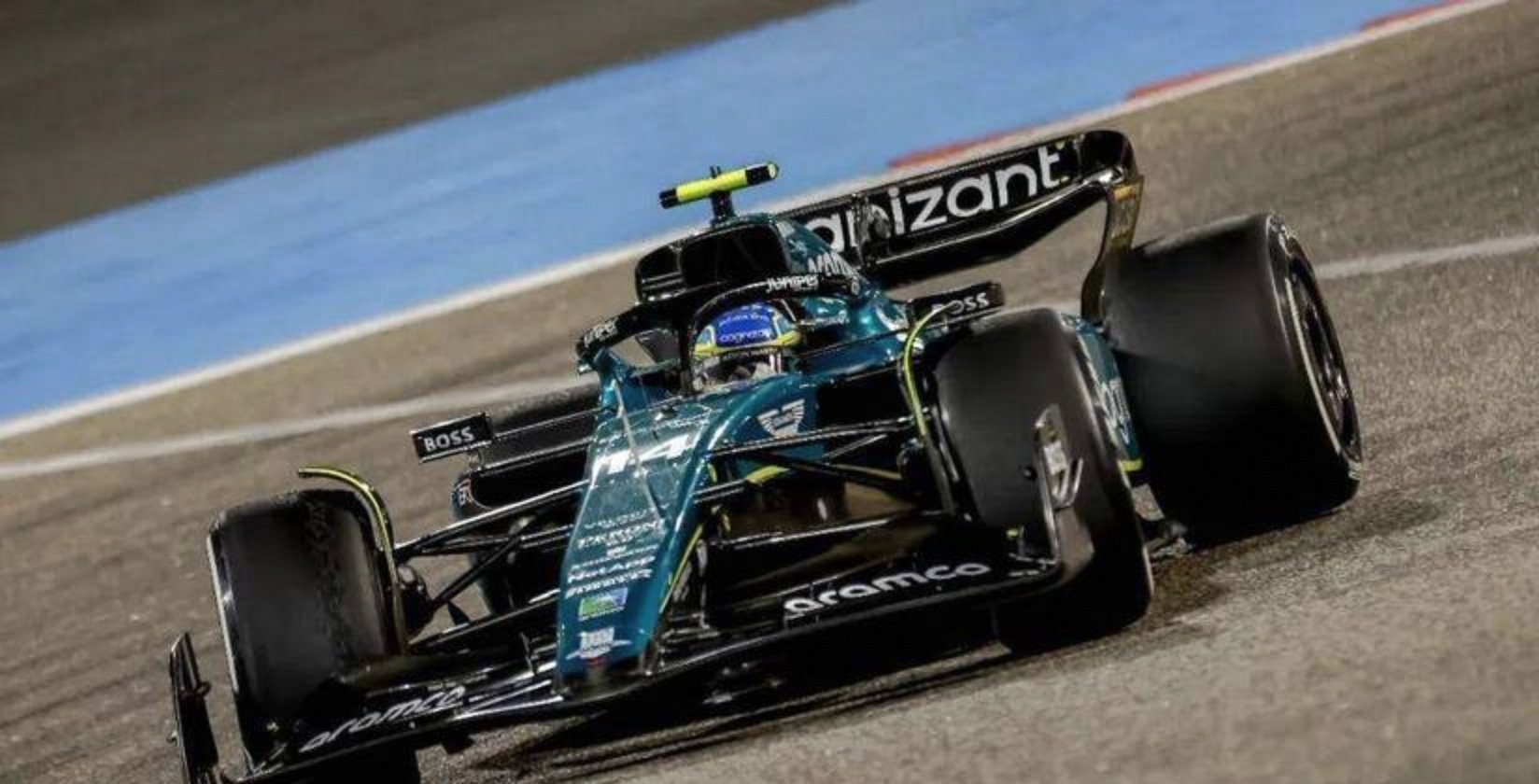开云体育-阿斯顿马丁鏖战雷诺车队，阿隆索统治全场