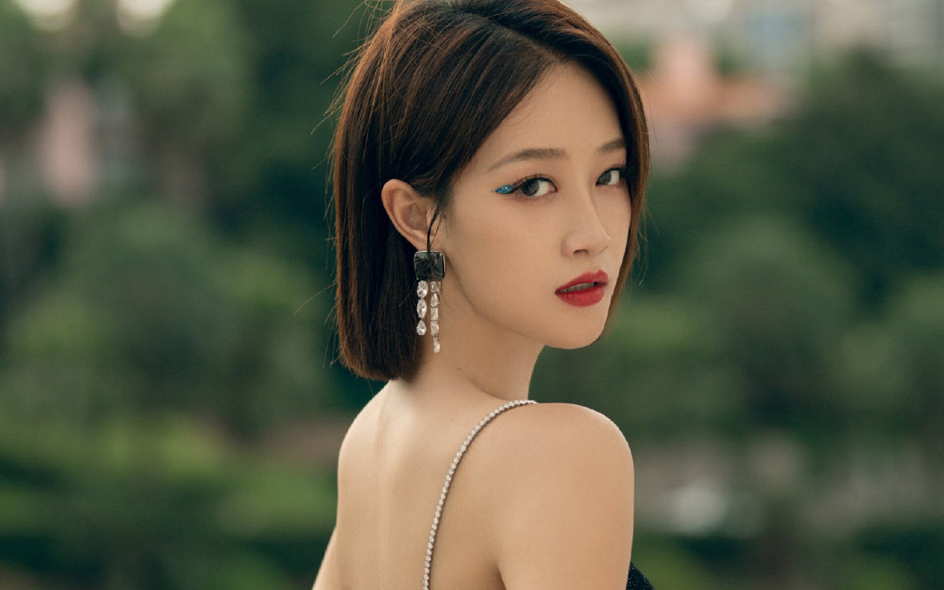 古典防守美学的胜利,尼斯争冠战靠希腊式铁血防线胜出,门迪表现堪称教科书