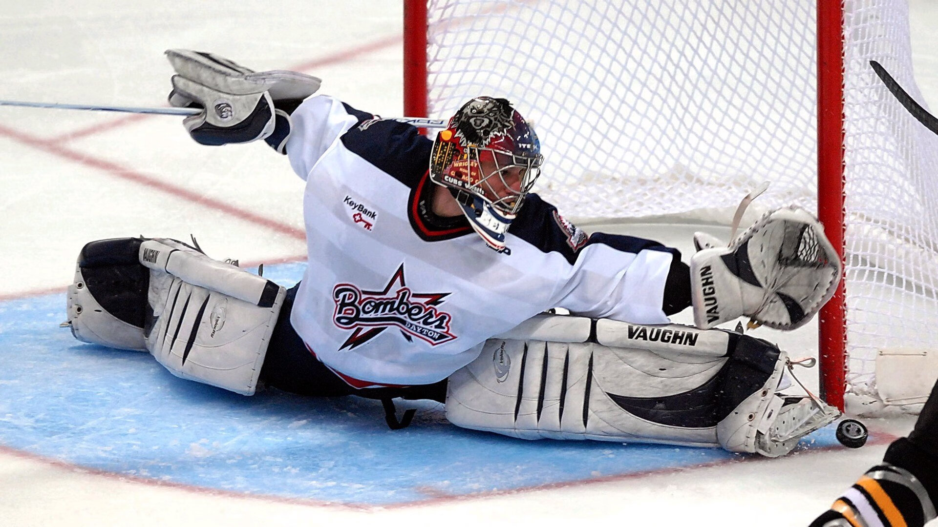 黑豹撕裂蓝白军团，浓眉非典型对决让雷霆提前缴械