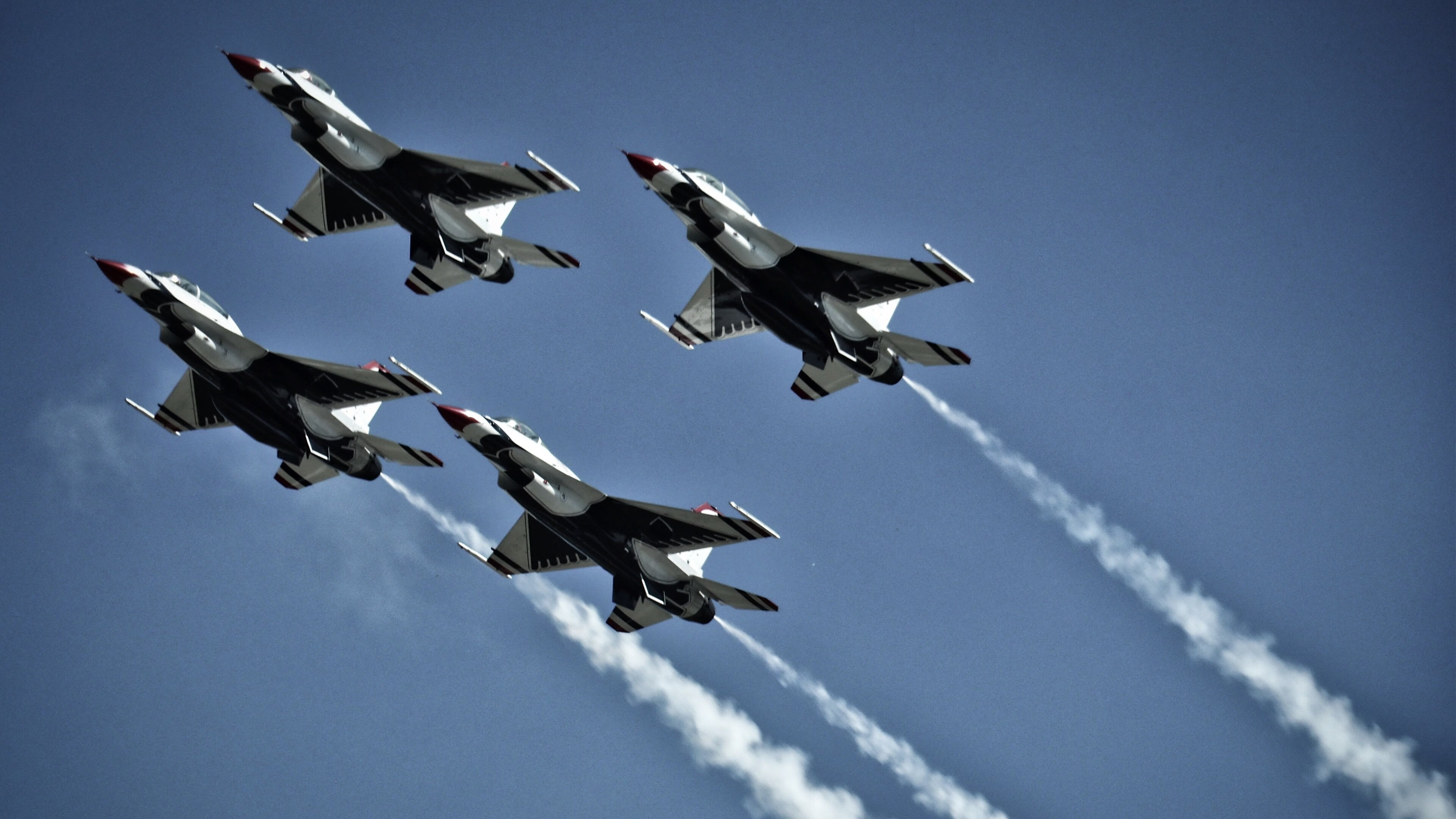 双线封神夜，当黄蜂锁死东部霸主，约基奇投出历史一刀